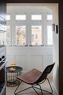 Square and Sea Views - 1 BR With Ensuite