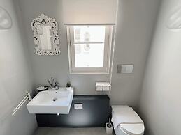 Charming Spacious 3BR Apartment