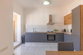 Large Sea View 2BR Apartment