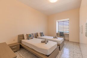 Large Sea View 2BR Apartment