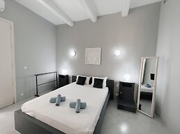Spacious 1BR Apartment on Charming Street