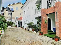 Bizzare Luxury Apartment
