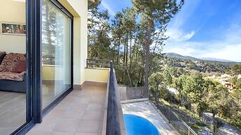 Camelia in Llafranc With 4 Bedrooms and 3 Bathrooms
