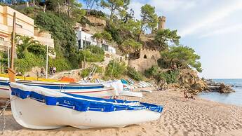 Camelia in Llafranc With 4 Bedrooms and 3 Bathrooms