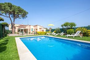 Tres Pins 1 in Lloret de Mar
