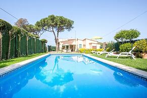 Tres Pins 1 in Lloret de Mar