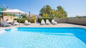 Araceli in Vidreres With 3 Bedrooms and 2 Bathrooms
