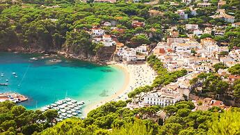 Peral in Llafranc With 2 Bedrooms and 2 Bathrooms