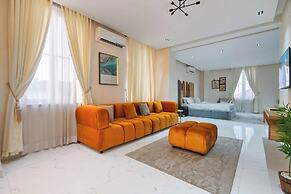 Bizzare Luxury Apartment