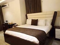 Bizzare Luxury Apartment