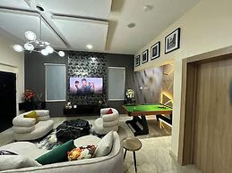 Bizzare Luxury Apartment