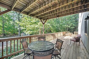1/2 Mi to Ogunquit Beach: Maine Home w/ Deck!