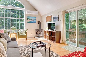 1/2 Mi to Ogunquit Beach: Maine Home w/ Deck!