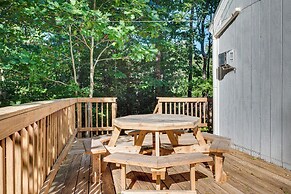 1/2 Mi to Ogunquit Beach: Maine Home w/ Deck!