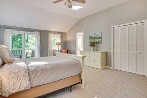 1/2 Mi to Ogunquit Beach: Maine Home w/ Deck!