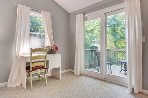 1/2 Mi to Ogunquit Beach: Maine Home w/ Deck!