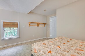 1/2 Mi to Ogunquit Beach: Maine Home w/ Deck!