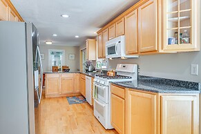 1/2 Mi to Ogunquit Beach: Maine Home w/ Deck!