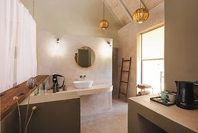 Clove Island Essence & SPA