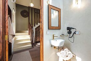 Clove Island Essence & SPA