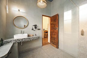 Clove Island Essence & SPA