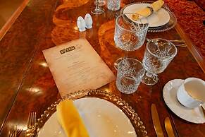 Boeing Airliner Private Jet With hot tub and Sauna