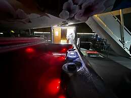 Boeing Airliner Private Jet With hot tub and Sauna