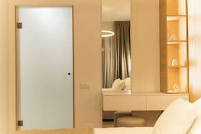 Royalton Suites