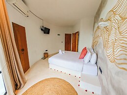 Hillstone Luxury Village