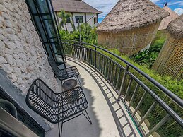 Hillstone Luxury Village