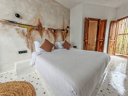 Hillstone Luxury Village