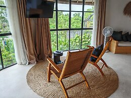 Hillstone Luxury Village