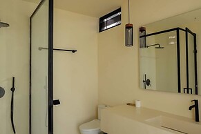 Hillstone Luxury Village