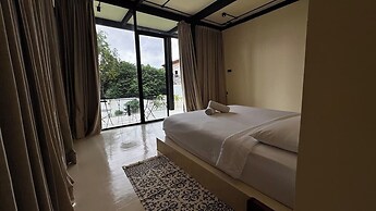 Hillstone Luxury Village