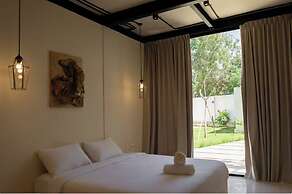 Hillstone Luxury Village