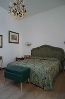 Savoia & Jolanda Apartments