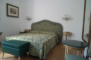 Savoia & Jolanda Apartments