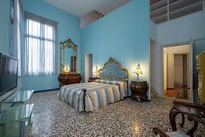 Savoia & Jolanda Apartments