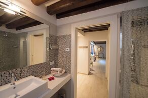 Savoia & Jolanda Apartments