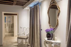 Savoia & Jolanda Apartments