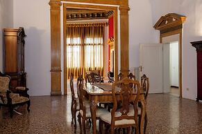 Savoia & Jolanda Apartments