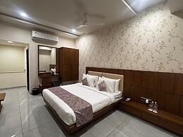 Pam Premium Hotel Vadodara