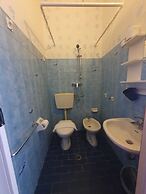 HOTEL YOUNG PEOPLE UNDER 40