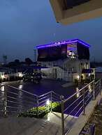 House 919 Suites And Apartments