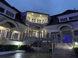 House 919 Suites And Apartments