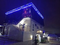 House 919 Suites And Apartments