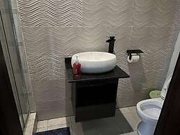 House 919 Suites And Apartments