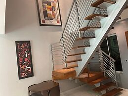 House 919 Suites And Apartments