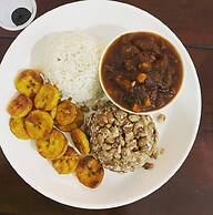 House 919 Suites And Apartments