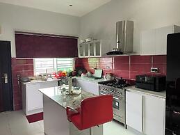 House 919 Suites And Apartments